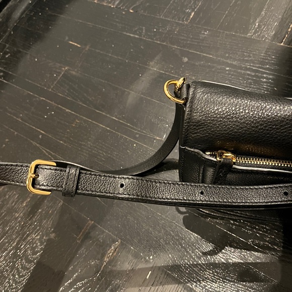 Like New Marc Jacobs Black Crossbody Bag - Picture 3 of 7